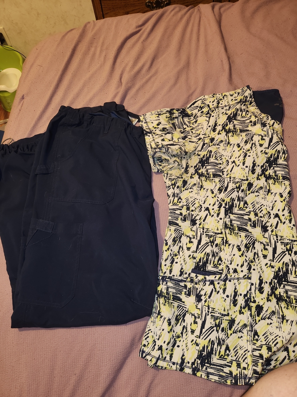 koi Women's Navy Scrub Pants with White Navy Yellow Printed Top